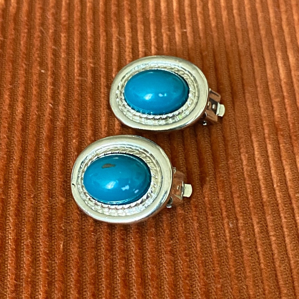 Silver Tone/Teal Clip On Earrings